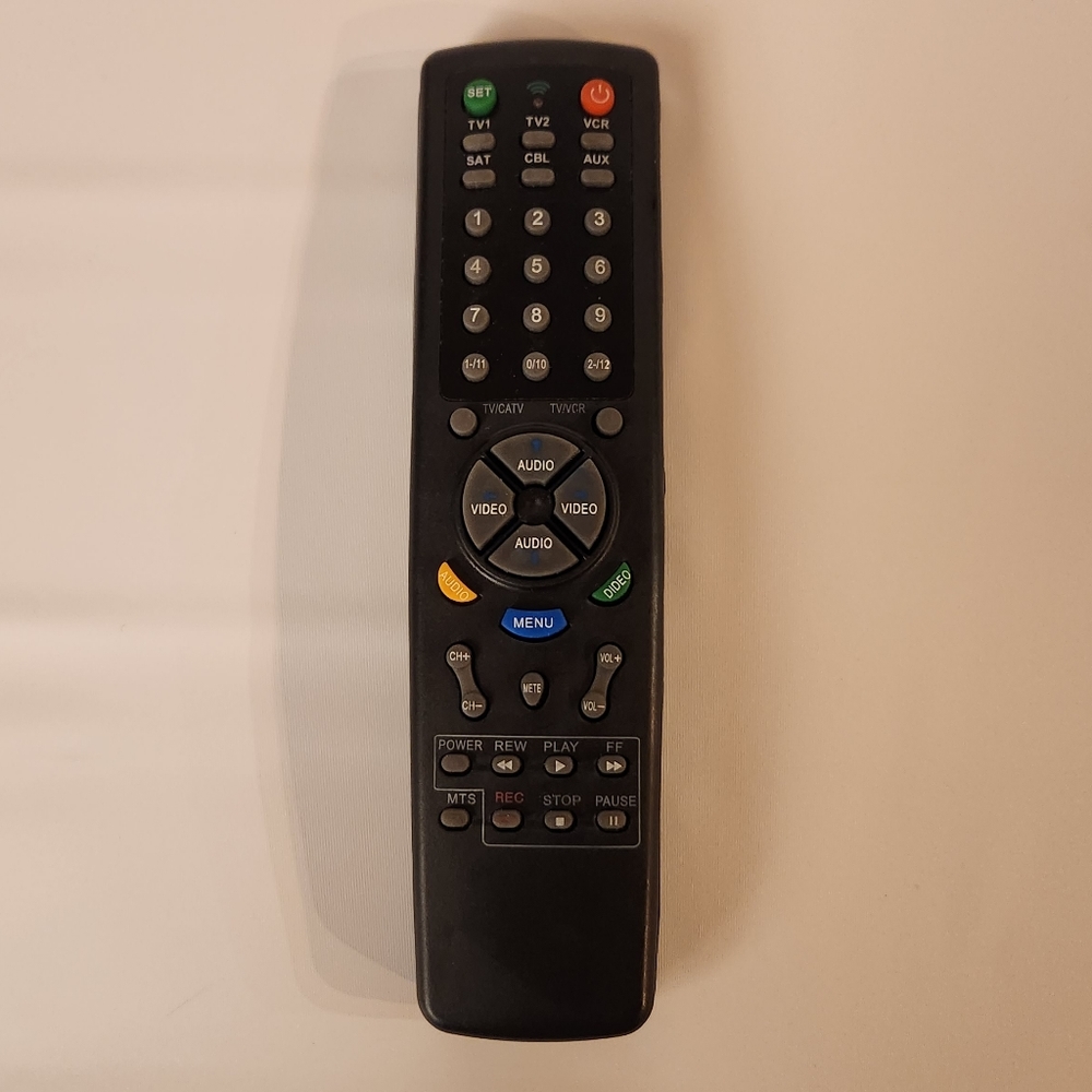 Greenbrier International Inc. Universal 6-in-1 Remote Control TESTED